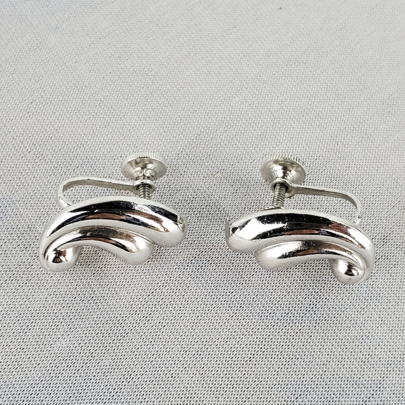 VTG Silver Tone Swirl Coro Signed Screw Back Earrings - Picture 2 of 7